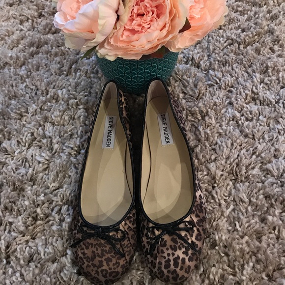 Steve Madden Leopard Print Flats - Picture 4 of 4